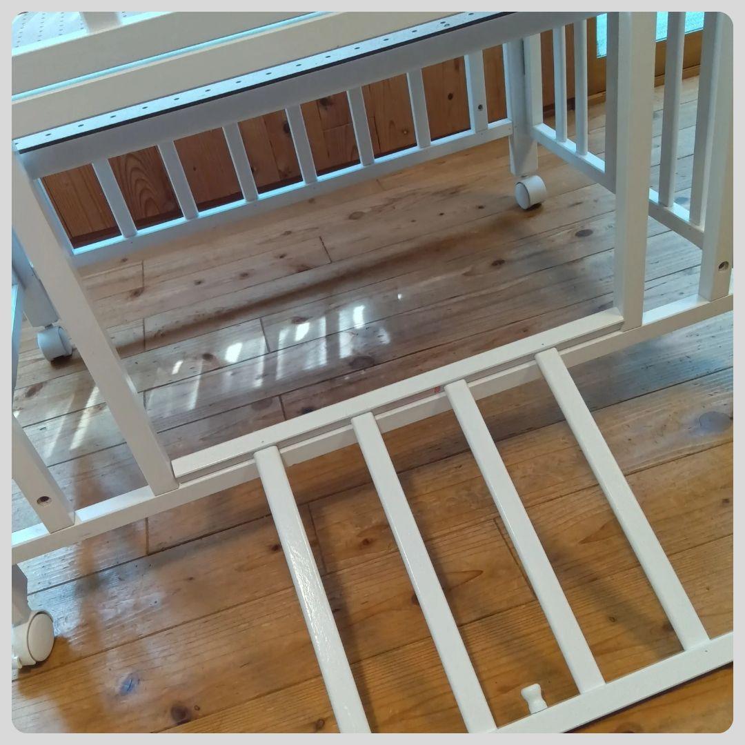 《送料無料》カトージ　ミニベビーベッド 折りたたみ　ホワイト⭐︎ ぴーこ