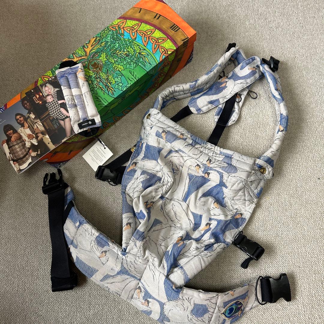 Artipoppe アーティポッペ　抱っこ紐　スワン　3.2kg〜20kg