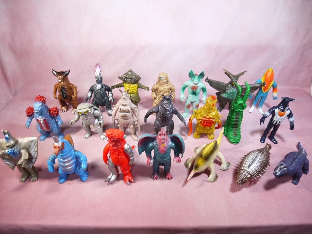 ウルトラ怪獣シリーズ 怪獣ソフビ 25体セット - メルカリ