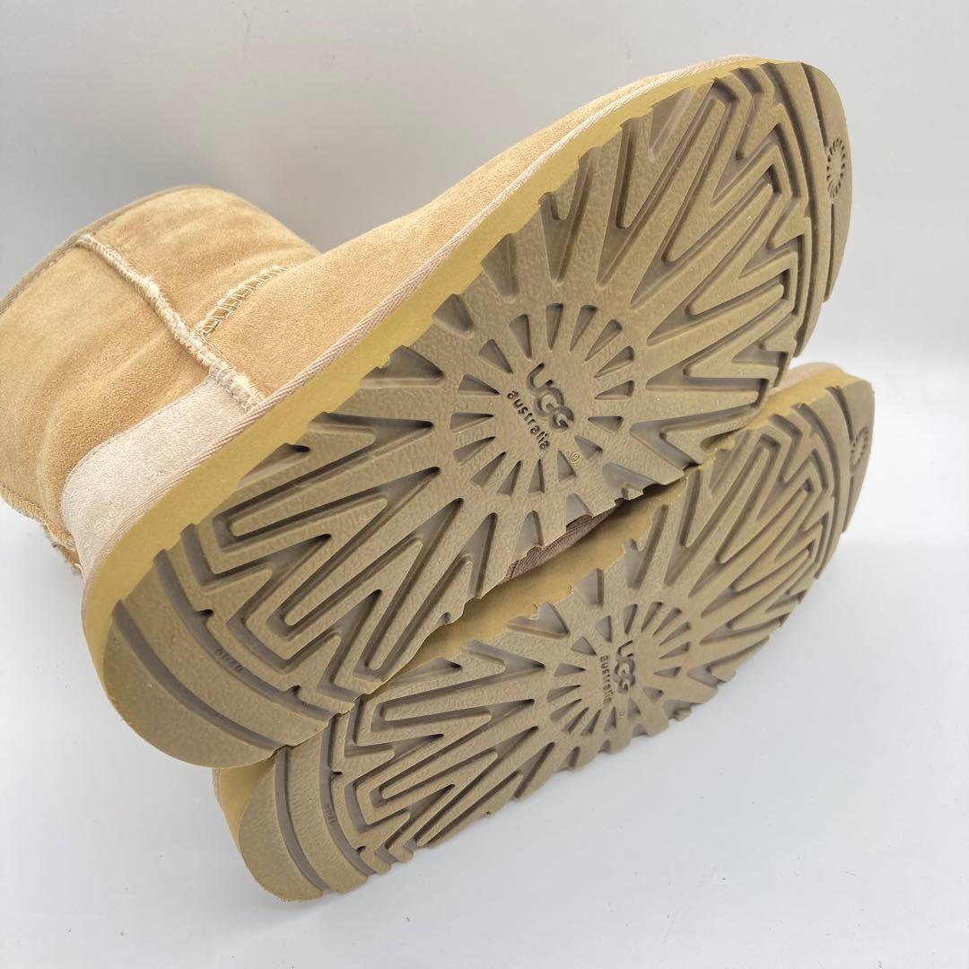 UGG アグ クラシックショート ムートンブーツ チェスナット 22cm