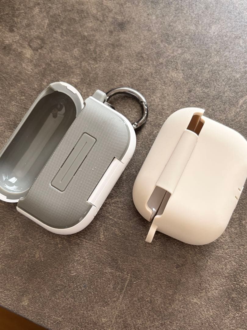 AirPods Pro3 本体 付属品完備 美品 おまけケース付き - メルカリ