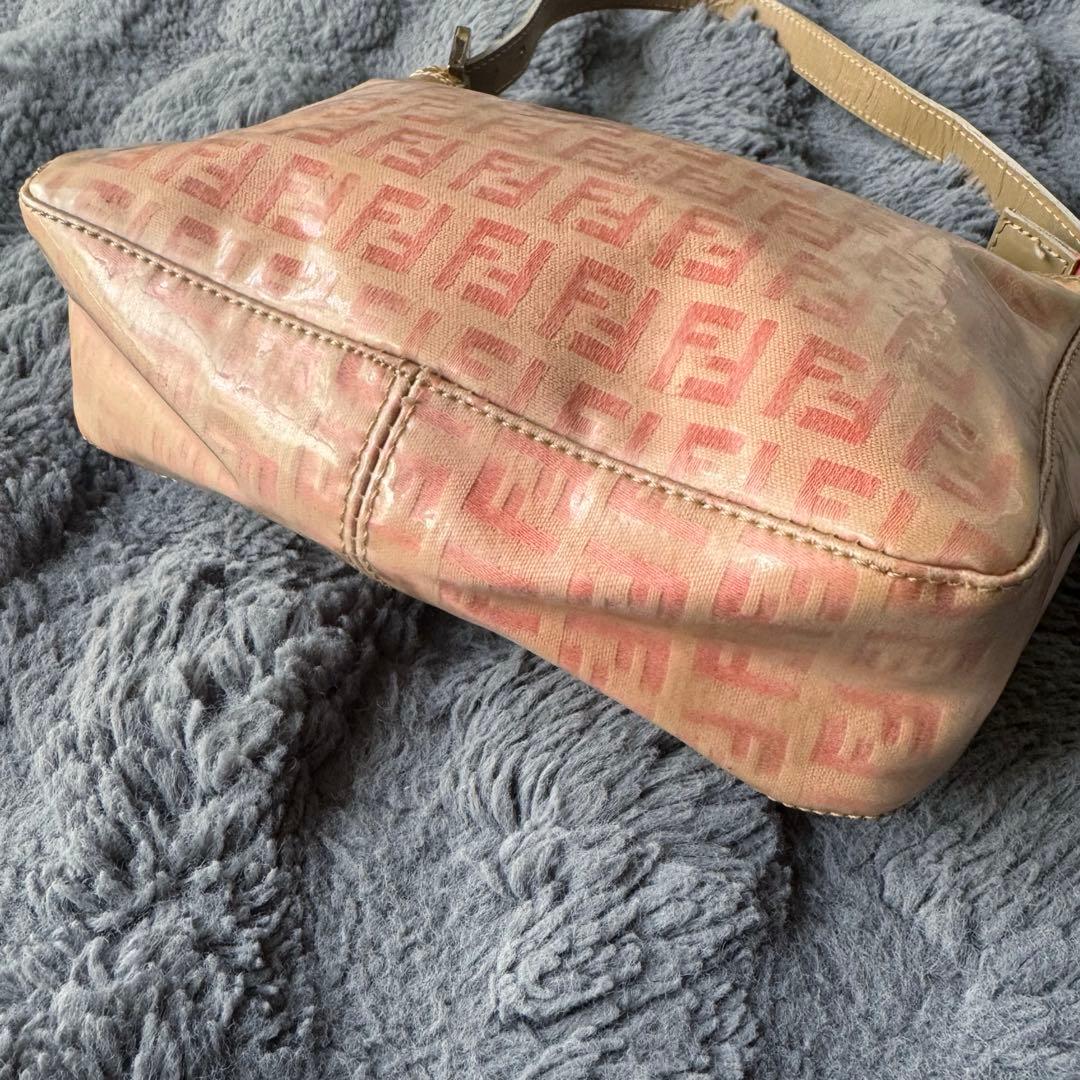 FENDI ハンドバッグ ズッカ柄 ピンク エナメル トップハンドル