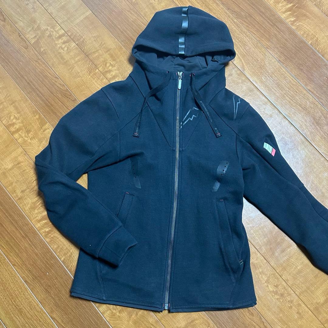 レア✨クシタニ レブロフーディ クシタニカフェ メンズ Mサイズ - メルカリ