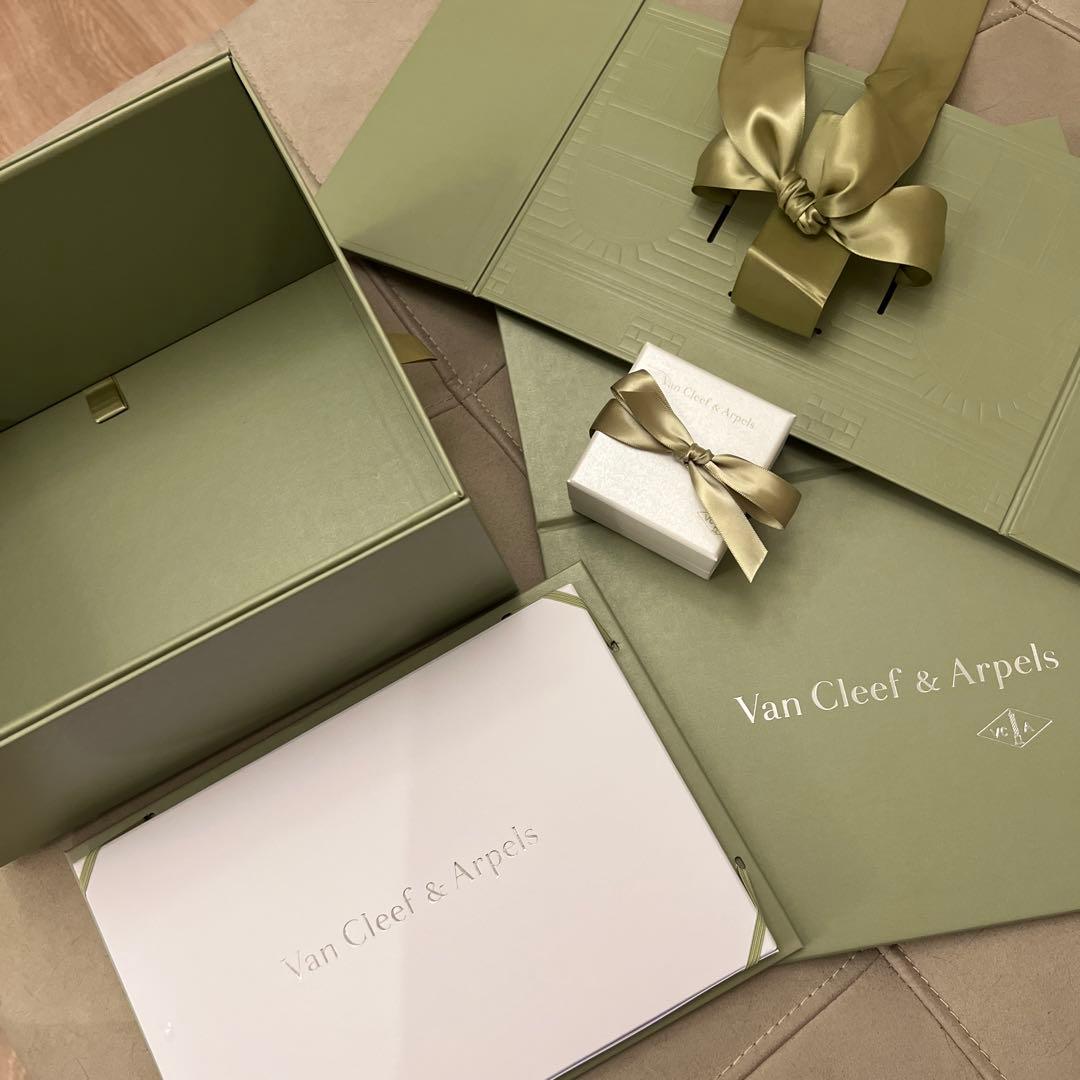 ヴァンクリーフアーペル 空箱 オンライン購入 - メルカリ