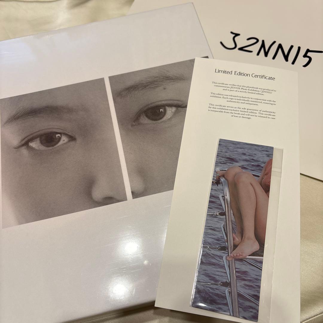 JENNIE 写真展 J2NNI5 photobook フォトブック - メルカリ