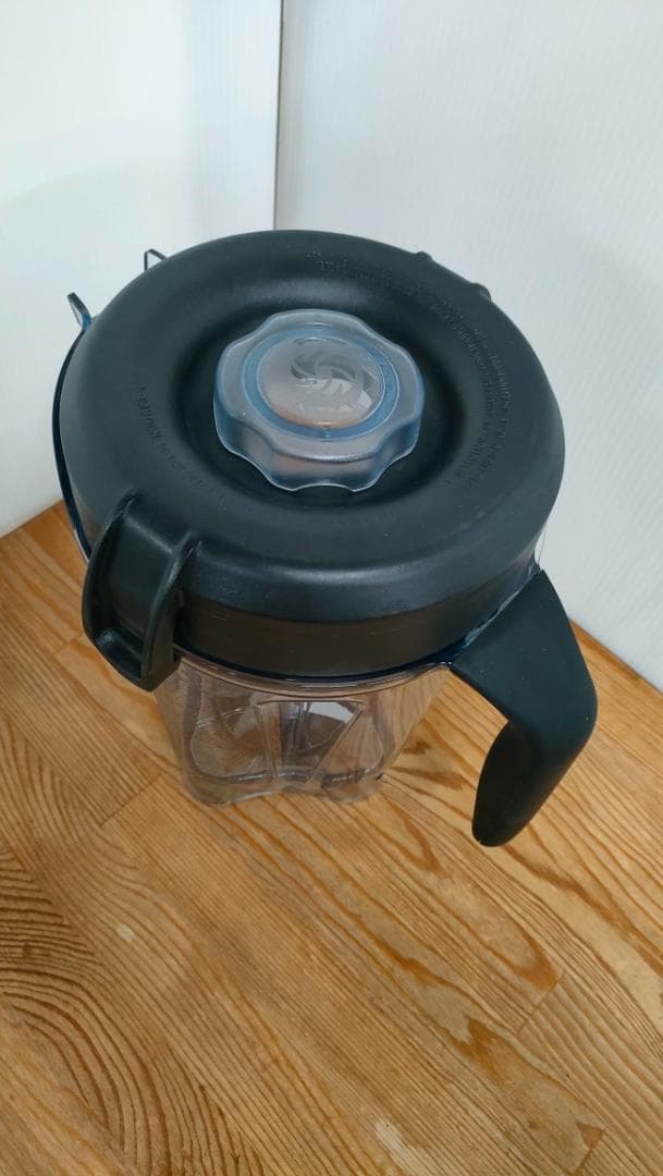 tomo2327様　【目立った傷や汚れなし】バイタミックスE520　1613