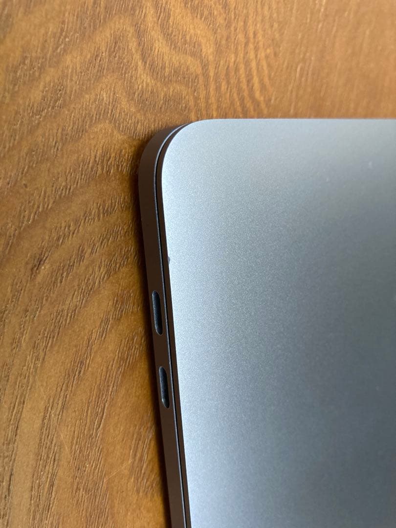 Macbook pro 2019 13インチ 1.4GHz 8GB 256GB