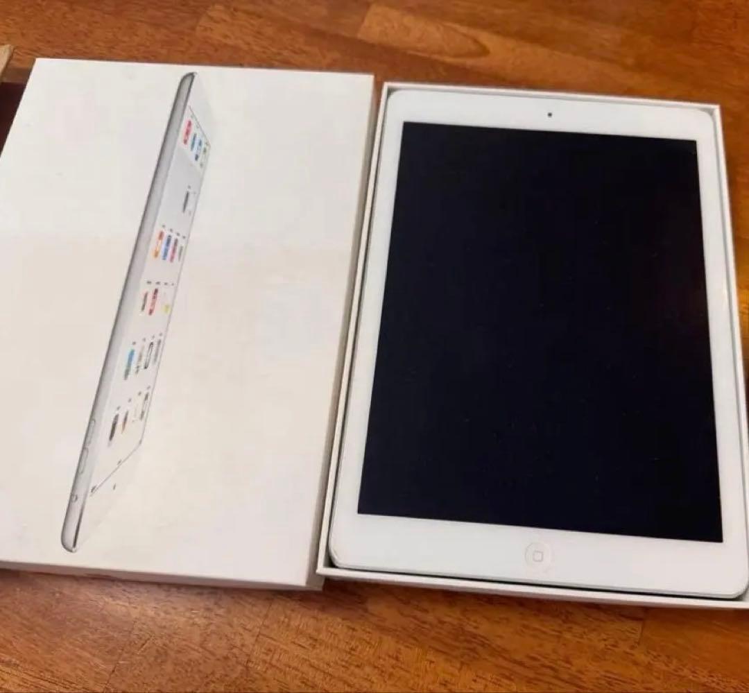 iPad Air Wi-Fi モデル32GB MD789J/B シルバー初期化済 Apple iPad Air Wi-Fiモデル 32GB MD789J/B [シルバー] 価格比較