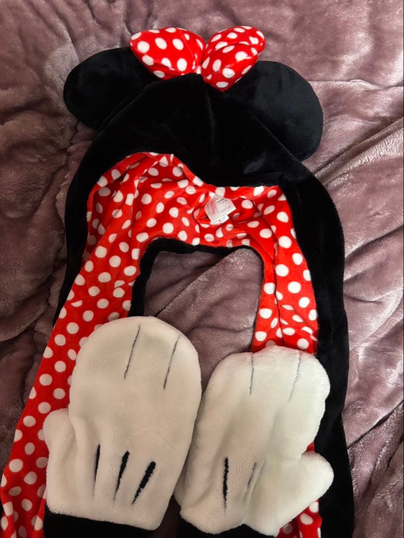 ミニーマウス風マフラーキャップ・ミトンセット - メルカリ