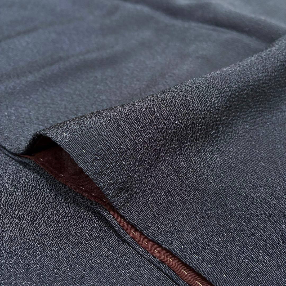 美品✨】洗える着物 色無地 鬼シボ縮緬 暗い紫色 手縫い仕立て 幅広め