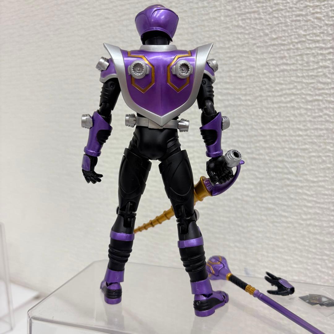 S.H.Figuarts 仮面ライダー王蛇&ナイト 2種セット