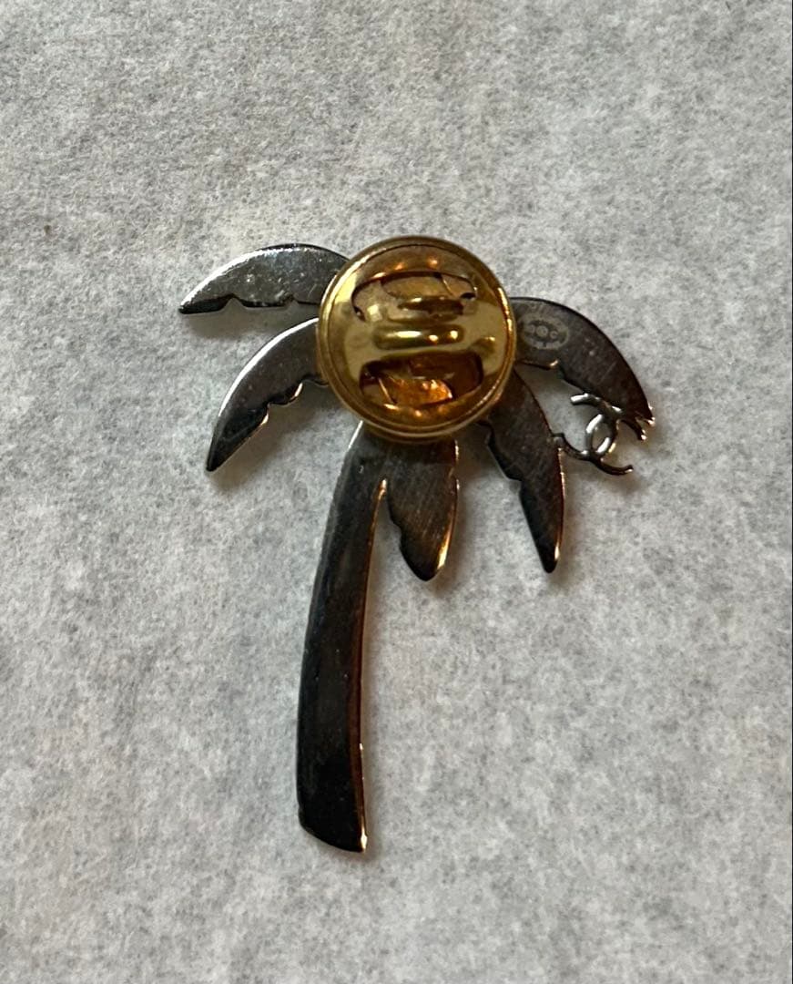 CHANELシャネルピンバッジブローチヤシの木CCマーク