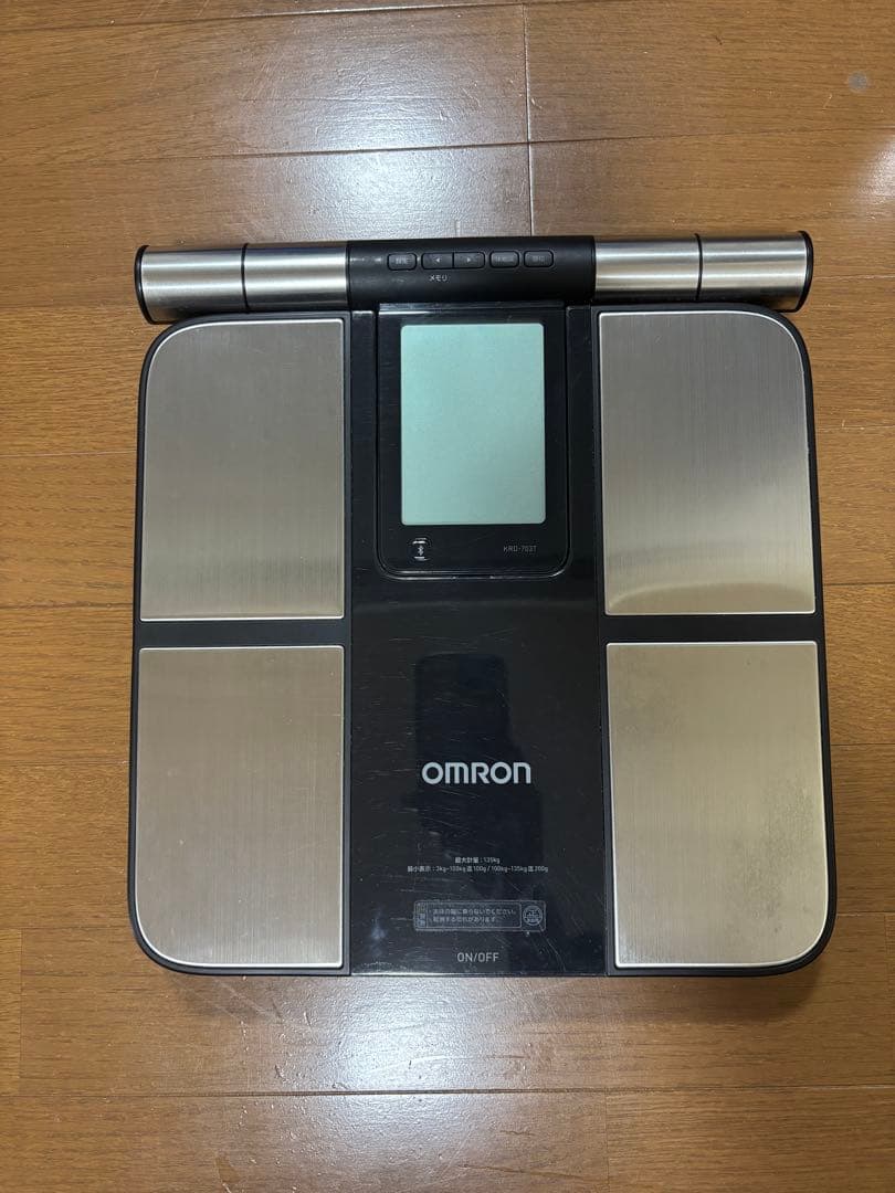 オムロン 体重体組成計 カラダスキャン ブラック KRD-703T【中古品】 オムロン（OMRON） 体重体組成計 体重計 KRD-703T ブラック 両手両足