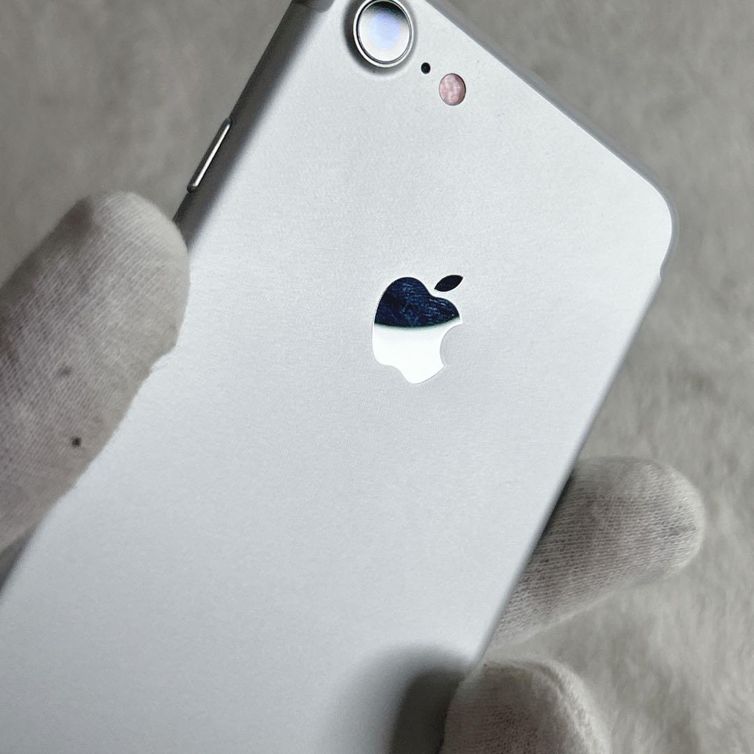 ✨美品✨iPhone7 シルバー 32GB 最大容量83% - メルカリ