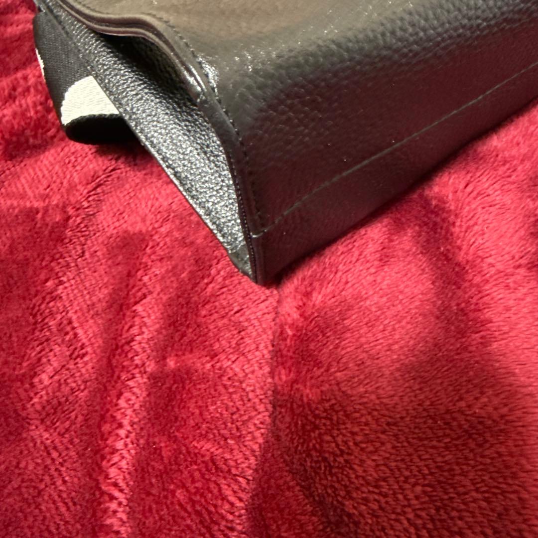 イアハピヨネ　《本革/軽量470g》柄ワイドテープショルダーバッグ/ボディバッグ