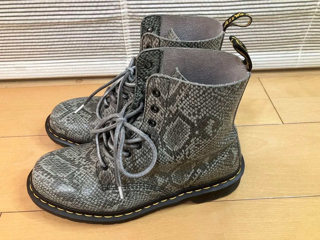 ドクターマーチン 1460 パイソン 蛇柄 UK9 美品 - メルカリ