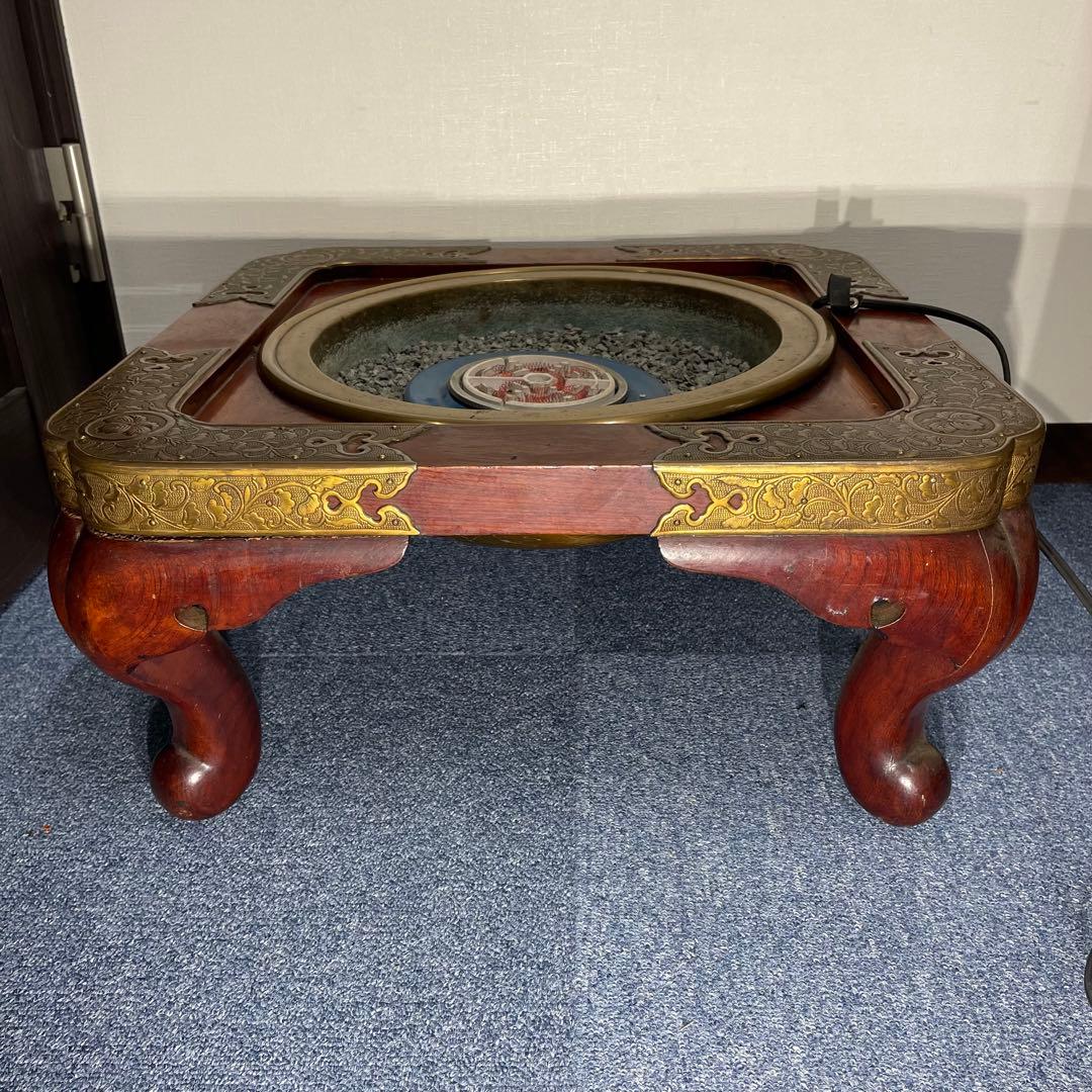 昭和レトロ】電気火鉢 大名火鉢風 四角形 四猫脚 錺金具 蔦文様 家紋所