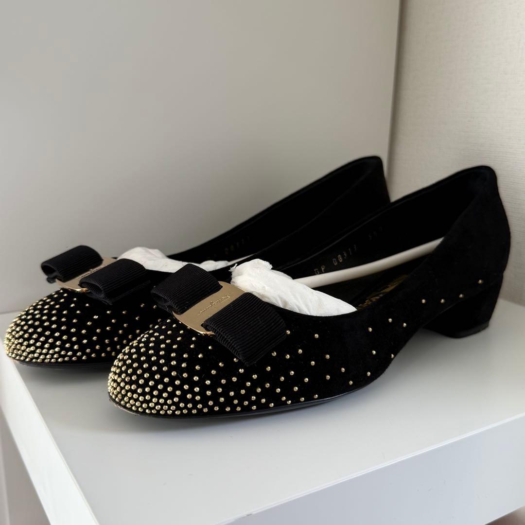 Ferragamo VARA スタッズ パンプス 22.5cm