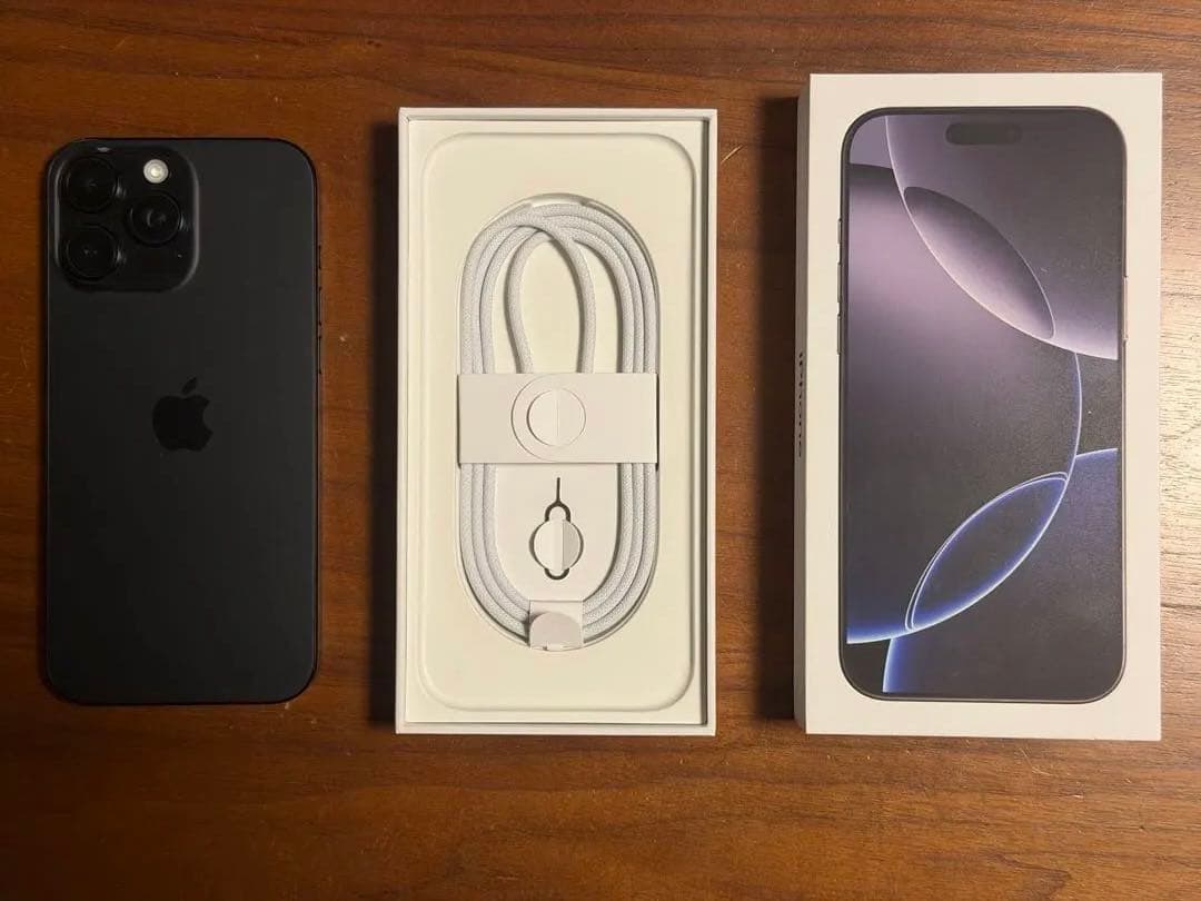 Apple iPhone 16 Pro Maxブラックチタニウム iPhone 16 Pro Max 512GB - ブラックチタニウム（SIMフリー）[整備済