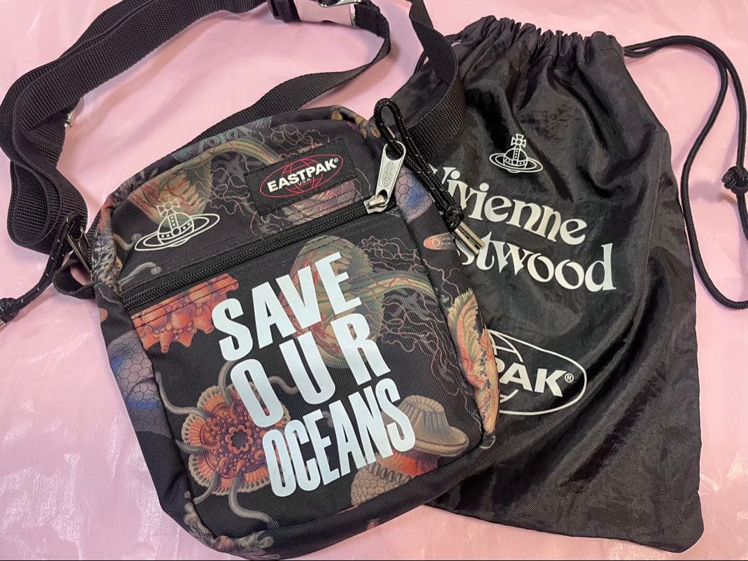 最終価格 Vivienne Westwood eastpak ショルダーバッグ Vivienne Westwood（ヴィヴィアンウエストウッド） × EASTPAK イースト