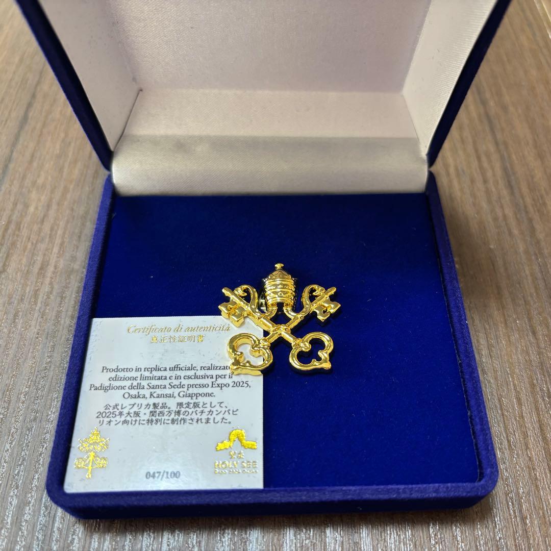 R*0様 【万博イタリア・バチカン館100個限定】ローマ教皇の紋章