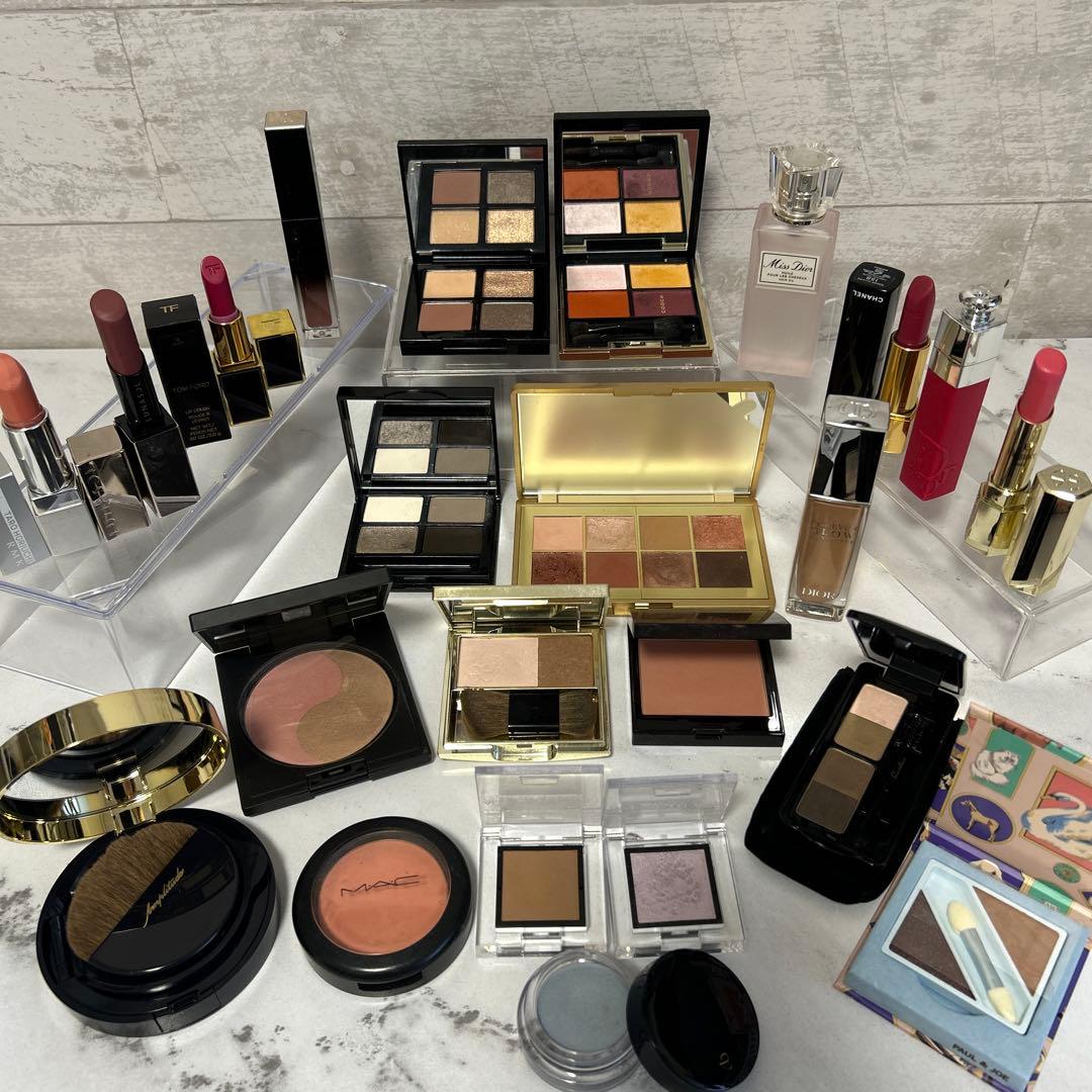 美品　コスメまとめ　デパコス　DIOR CHANEL 未使用品　残量多 化粧品 限定アイテムが可愛すぎる！【DIOR・シャネル】【新作コスメニュース