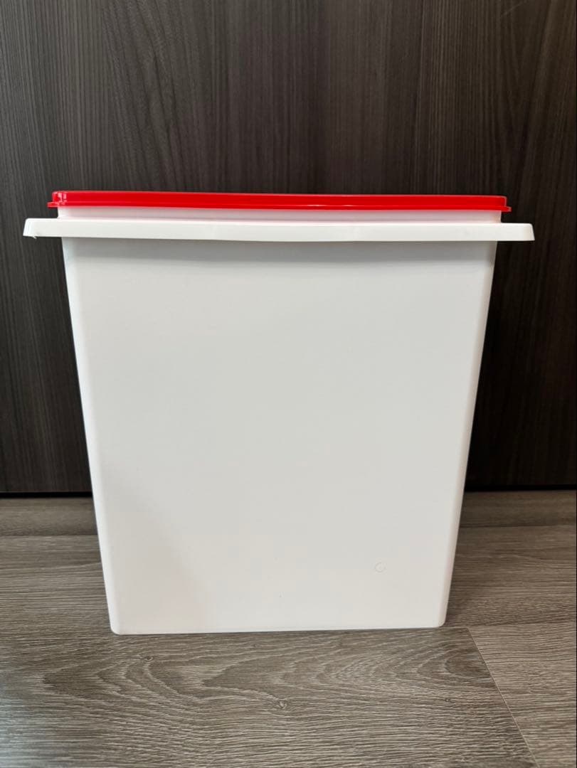 【新品未使用傷あり】タッパーウェア　10キロ　ライスキーパー 2453 送料無料 中古品 タッパーウェア ライスキーパー 10kg 約31 7×19