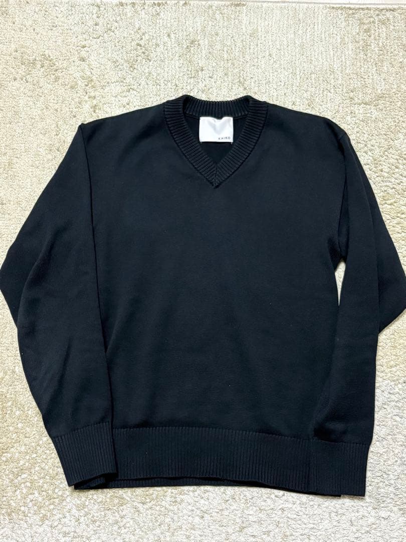 KAIKO ブラック Vネック ニット - メルカリ