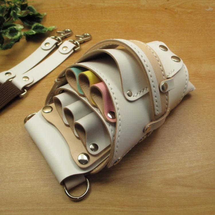 ホワイト＆カラフル 6丁差し 本革シザーケース SCA-100/CWE - メルカリ