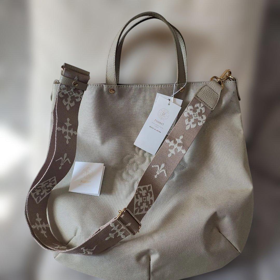 CE-1406 VER ベージュショルダーバッグ - メルカリ