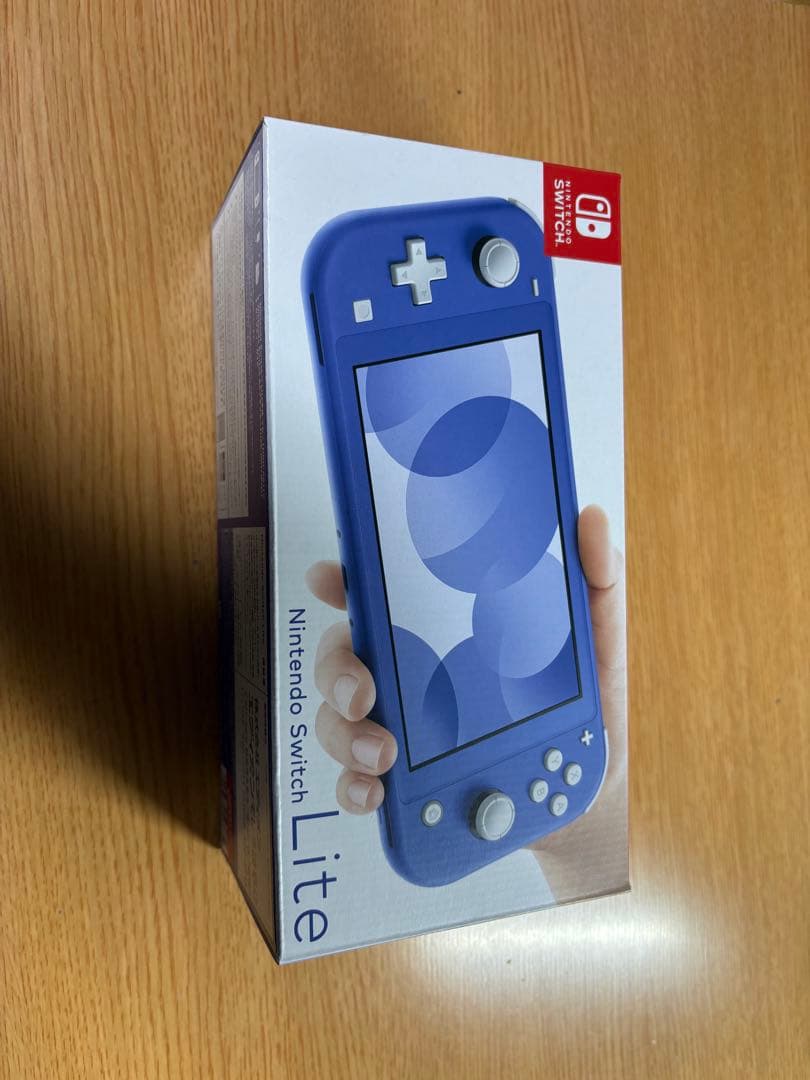 Nintendo Switch Lite 青 本体と充電器付き - メルカリ