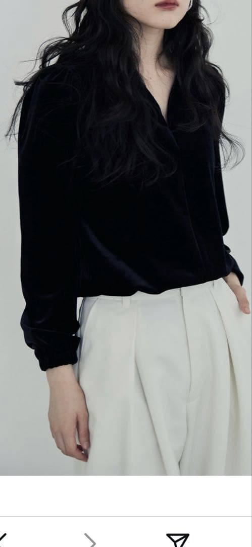 meer.ベロアトップス - メルカリ