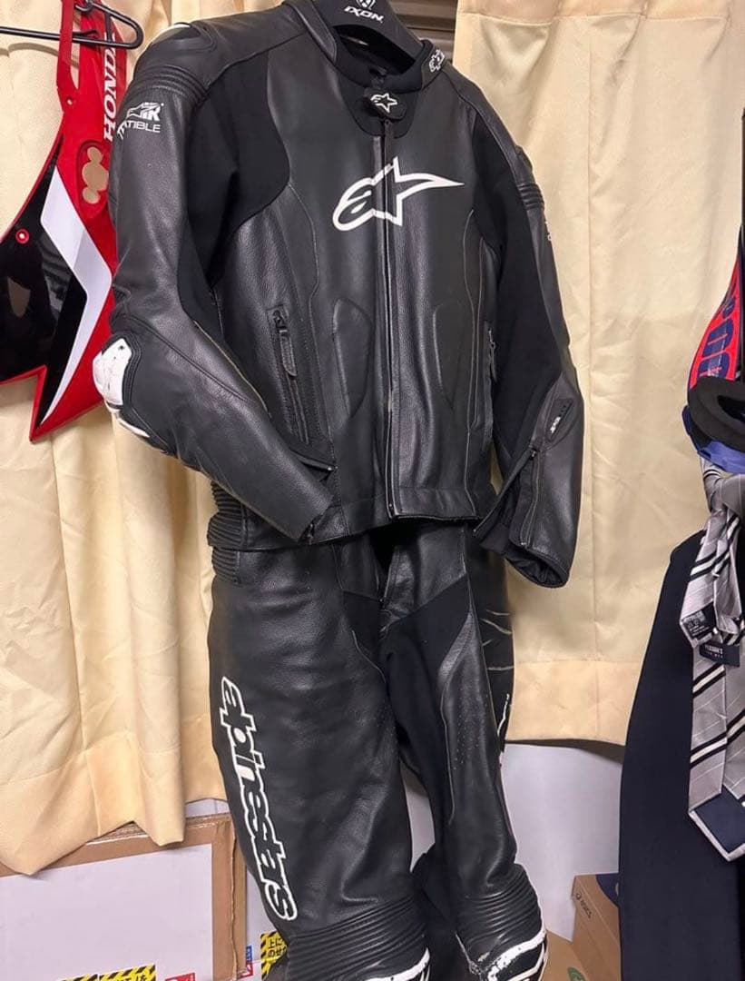 【24時間限定】Alpinestars MISSILE V2 2Peace 52 Missile V2 2-Piece - Black Motorcycle Suit | Alpinestars®