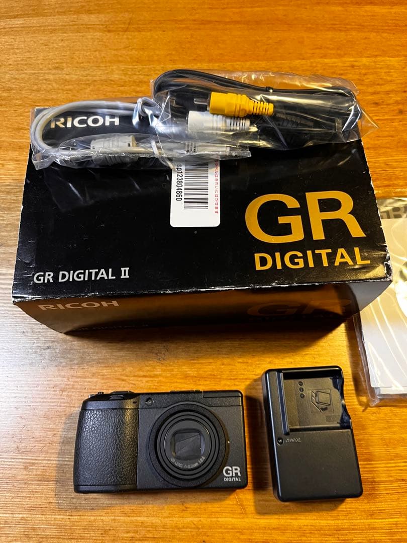 訳ありジャンク品 RICOH GR DIGITAL II 本体と付属品