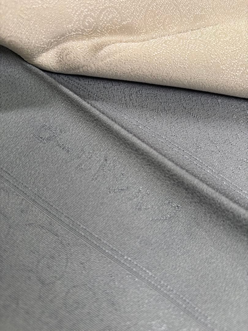 上質色無地 ゴールドシルク ぶどう柄 一つ紋 - メルカリ