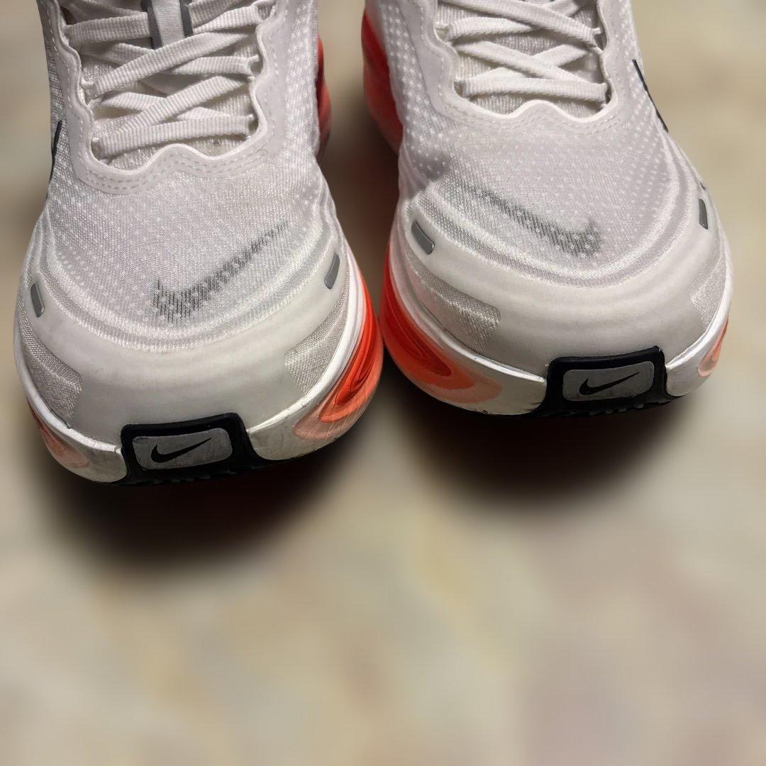 NIKE ボメロプラス（27.0cm）