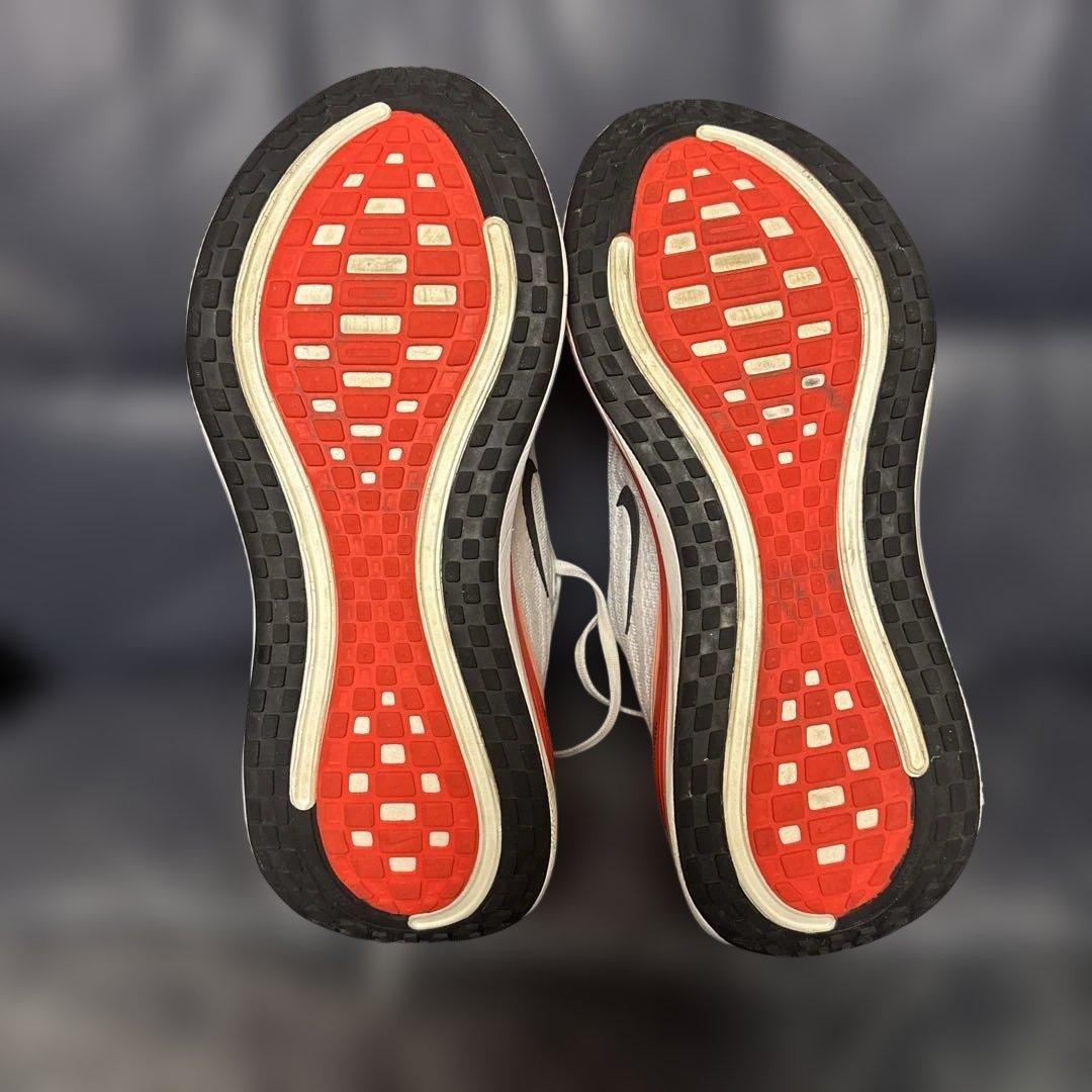 NIKE ボメロプラス（27.0cm）