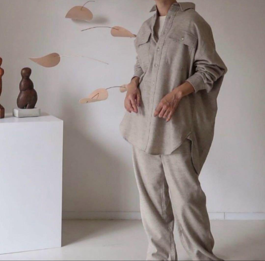 むくく69様 argue ベージュ シャツ 長袖 オーガニック アギュー - メルカリ