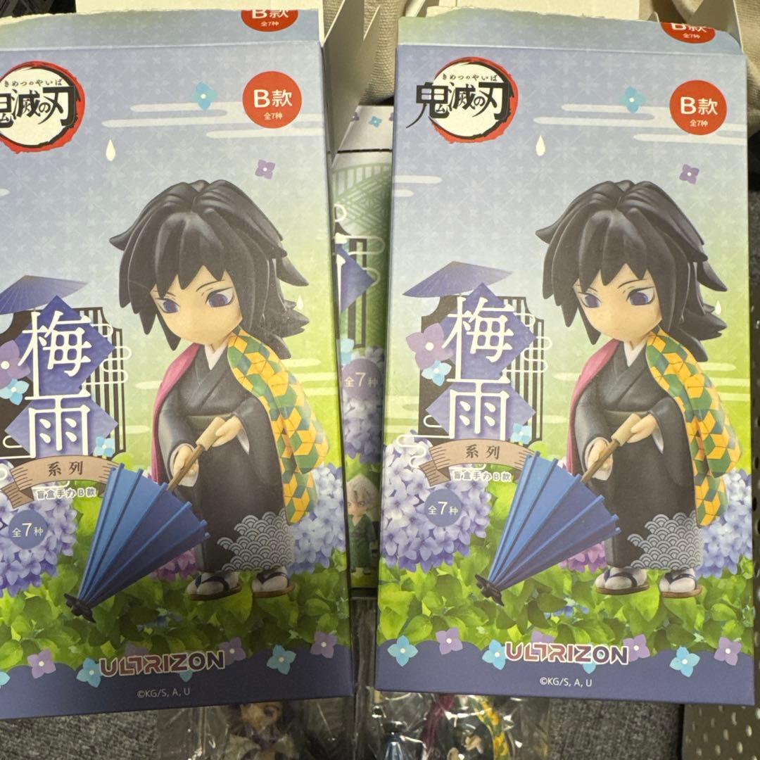 鬼滅の刃 梅雨シリーズ 中国限定 フィギュア 胡蝶しのぶ 冨岡義勇2点