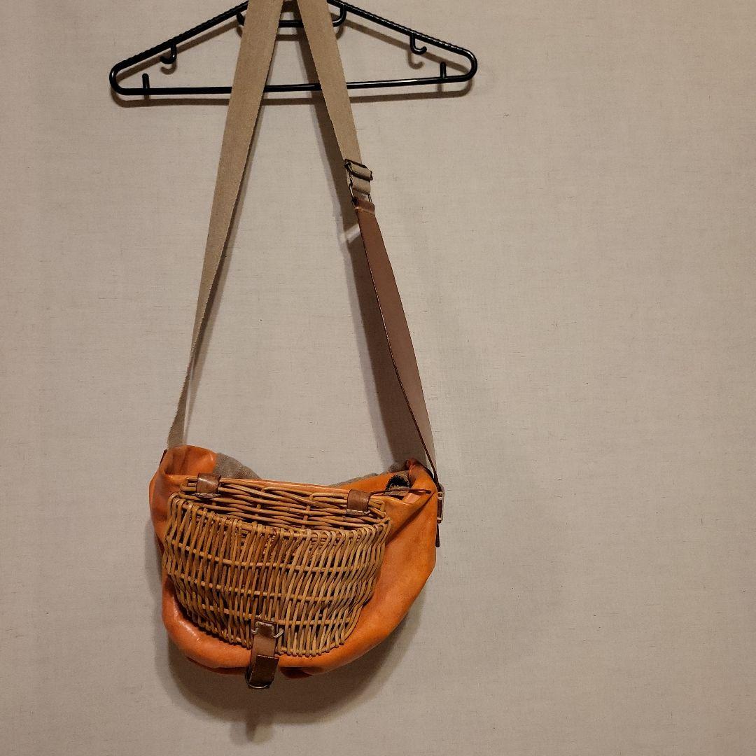 し*の様 ︎✿ エバゴス 籐とレザー のカジュアル ショルダーバッグ