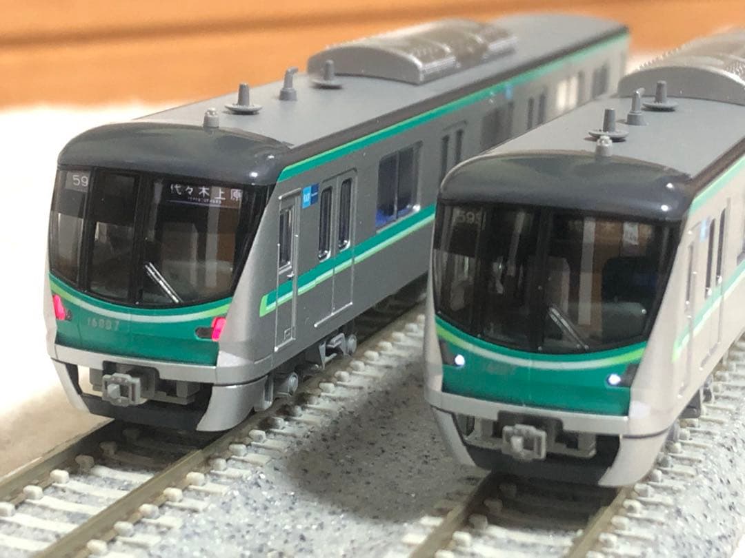 KATO 10-877 16000系 6両基本セット　東京メトロ千代田線 Amazon | カトー Nゲージ 10-877 東京メトロ千代田線16000系 6両基本