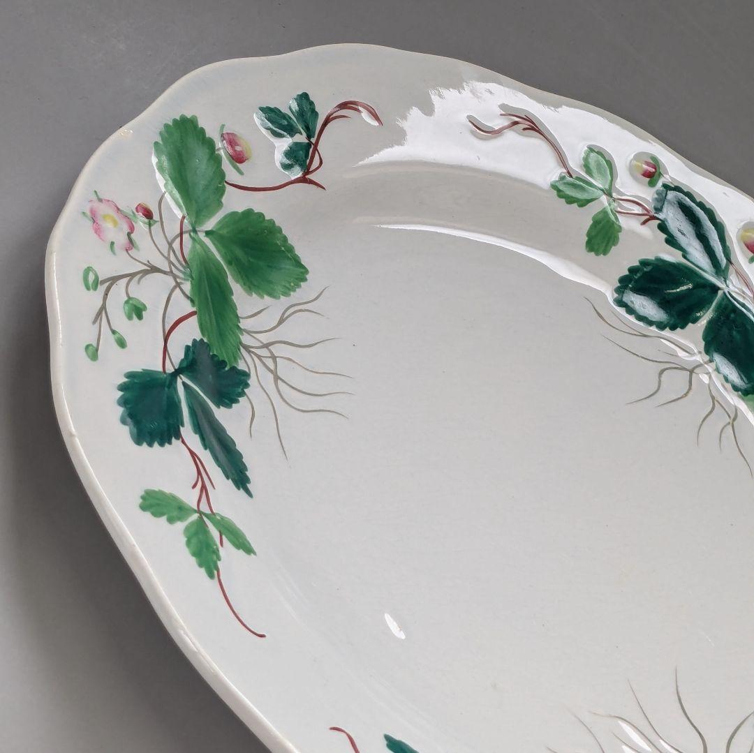 クレイユモントロー バルボティーヌの苺皿 FRAISE レリーフプレート