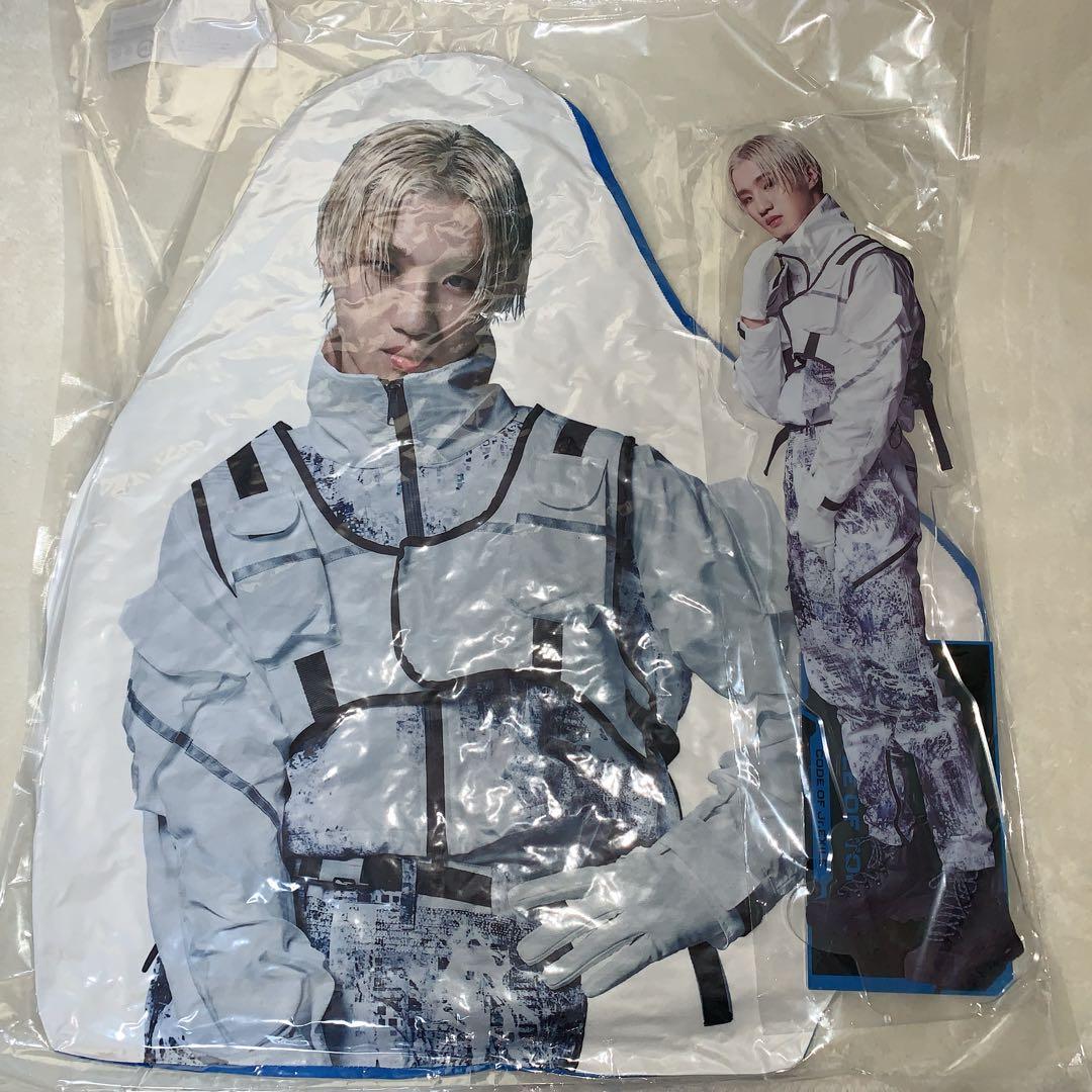 松井利樹　BIGアクリルスタンド　クッション 松井利樹 BIGアクリルスタンド クッション - メルカリ