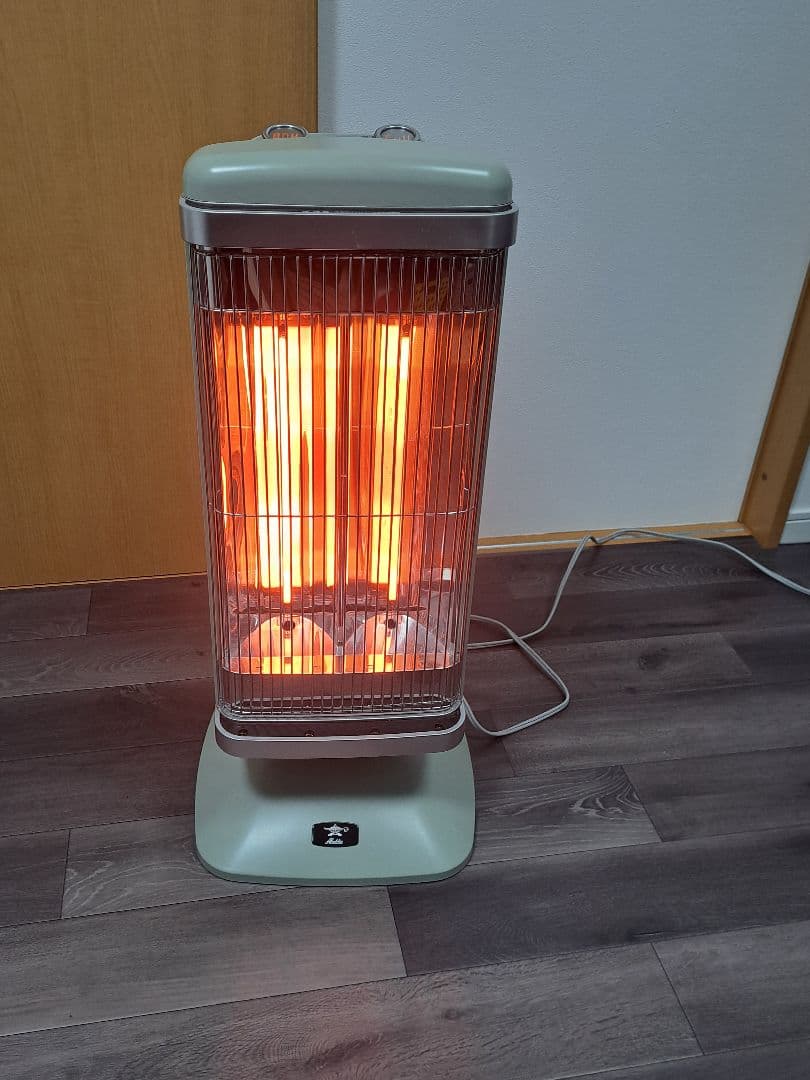 アラジン 遠赤グラファイトヒーター　CAH-2G10D 2021年製 アラジン（Aladdin） 電気ストーブ 遠赤グラファイトヒーター 2灯管