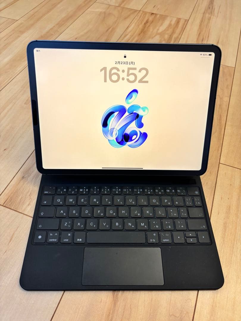 iPad Pro (2018) 64GB Cellular+キーボード付 - メルカリ