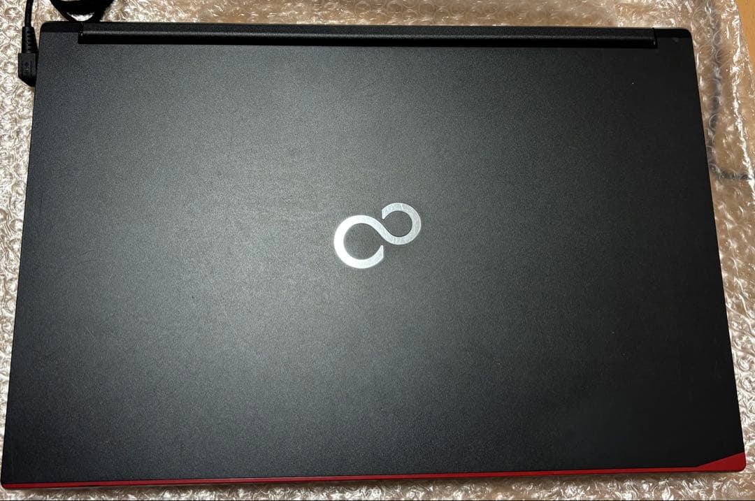 富士通LifeBook 15.6Inch SSD256GBメモリ8GB　FHD