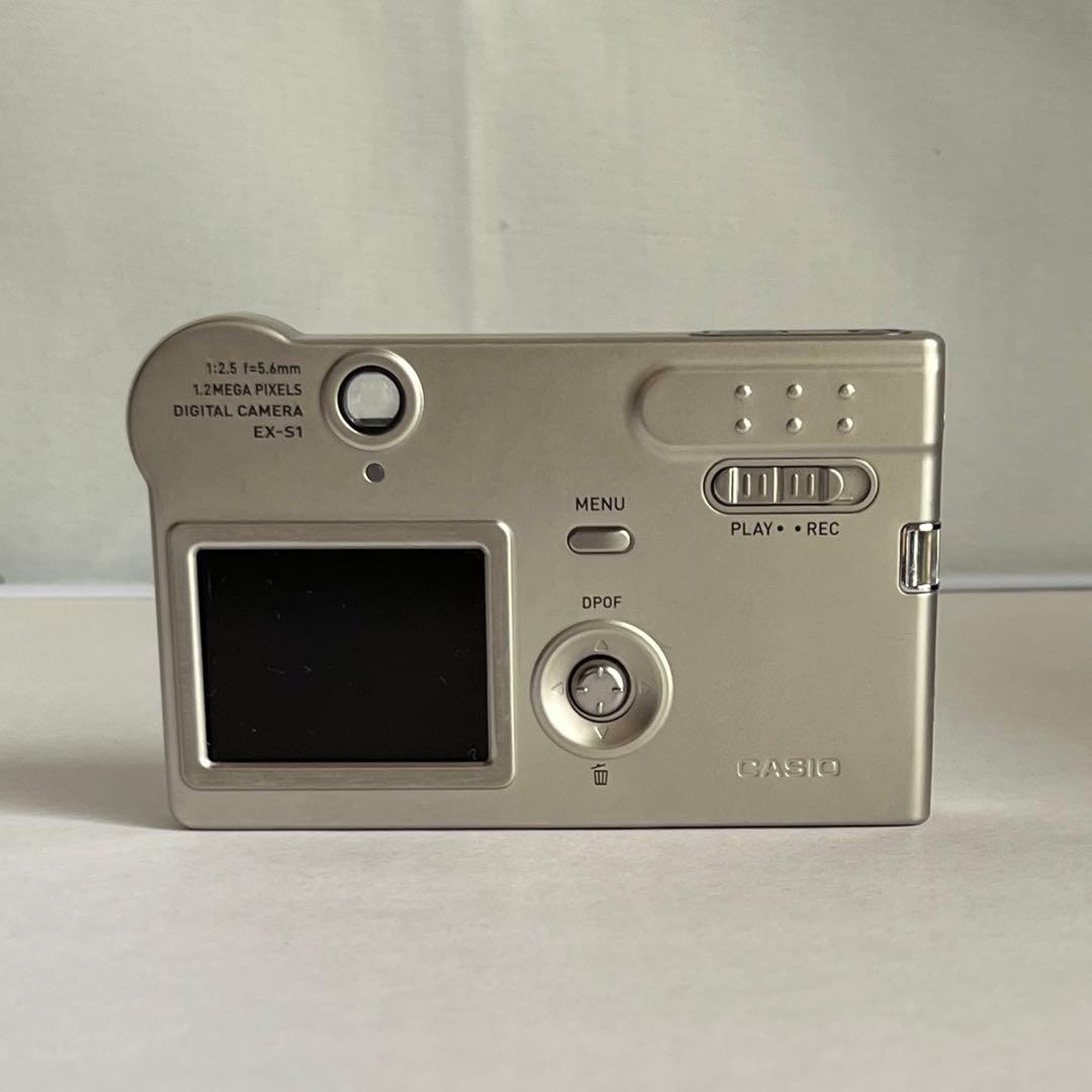 CASIO EXILIM EX-S1カード型デジカメ 純正バッテリー、充電器付き