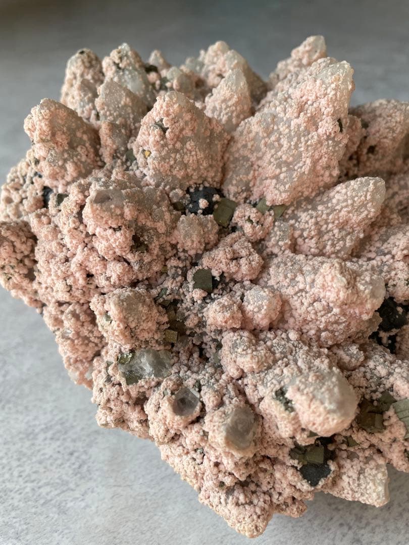 青森県尾太鉱山産 天然石約2.7㌔ ピンク 希少品