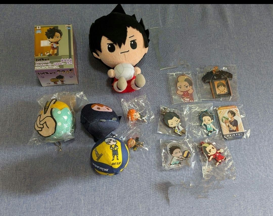 ハイキュー(非全巻30·39巻欠品) 当時のジャンプに関連本とグッズ 多数