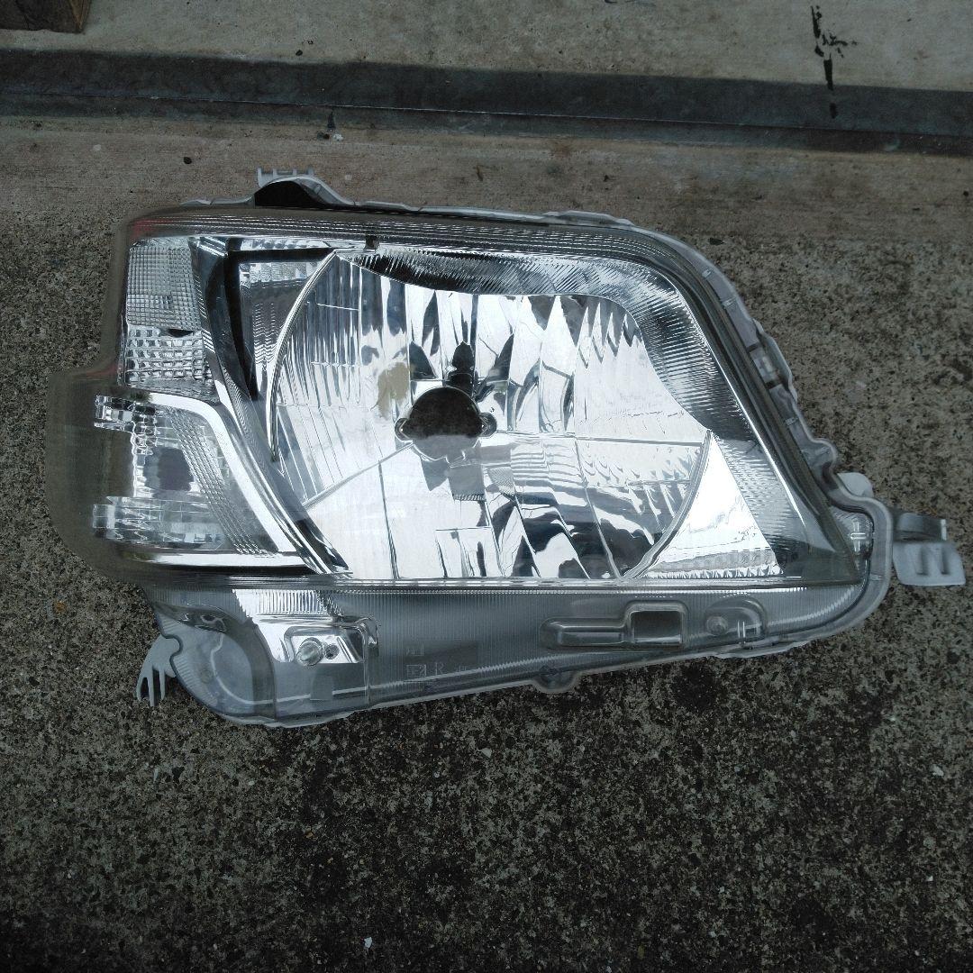 ダイハツ ハイゼット S321V 右 ヘッドライト 81130-B5160 - メルカリ